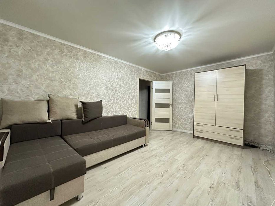 Дава се под наем Едностаен апартамент в София, Студентски град - 40 кв.м за 380 € - Снимка #1