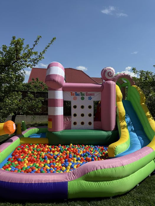Castel gonflabil cu tobogan Candy Land