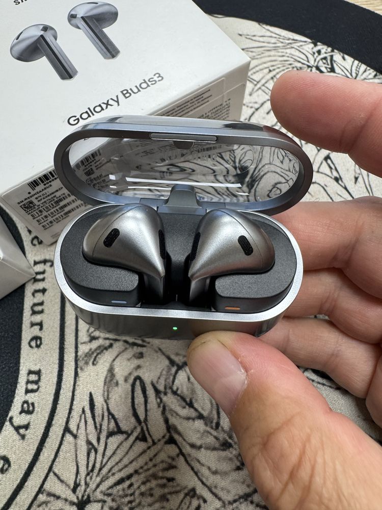 Безжични слушалки Samsung Galaxy Buds 3 Grey - нови