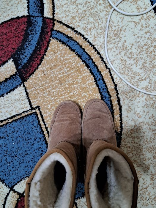 Ghete UGG marimea 39
