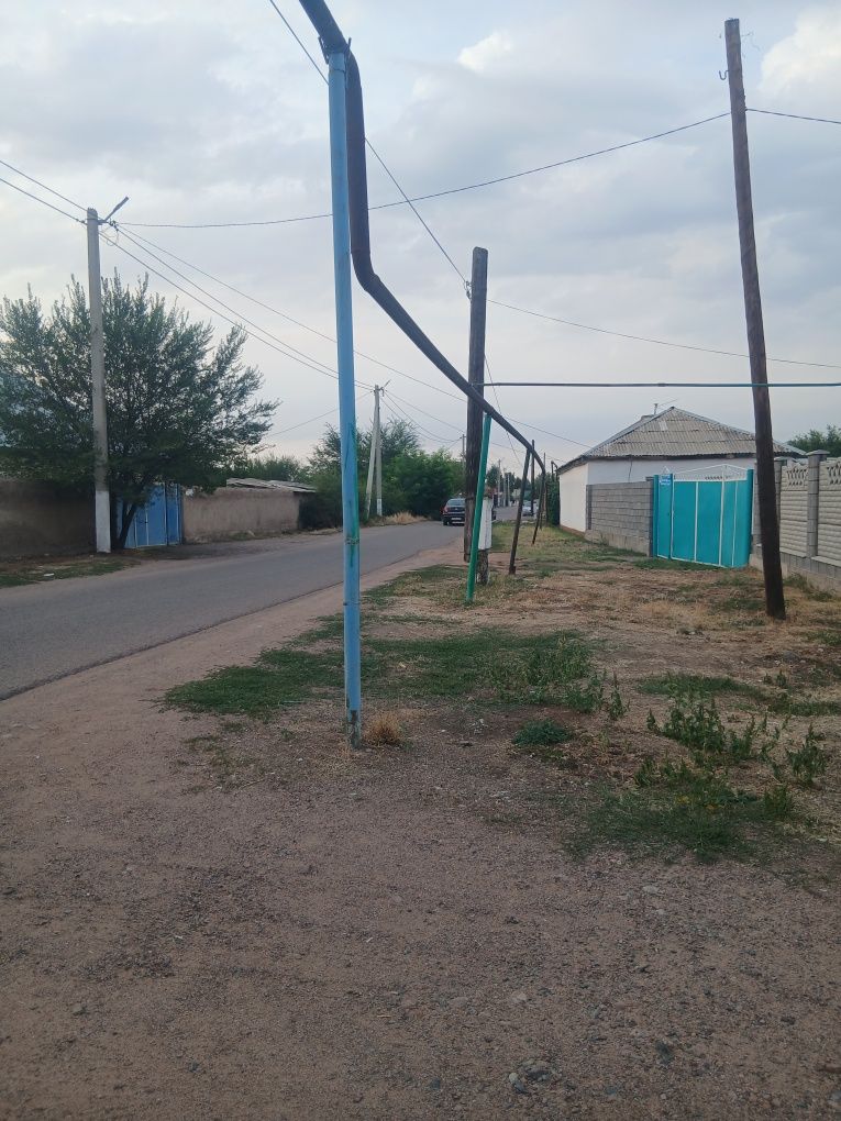 Дом, с земельным участком