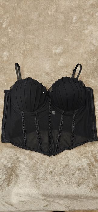 Корсет  с  камъни