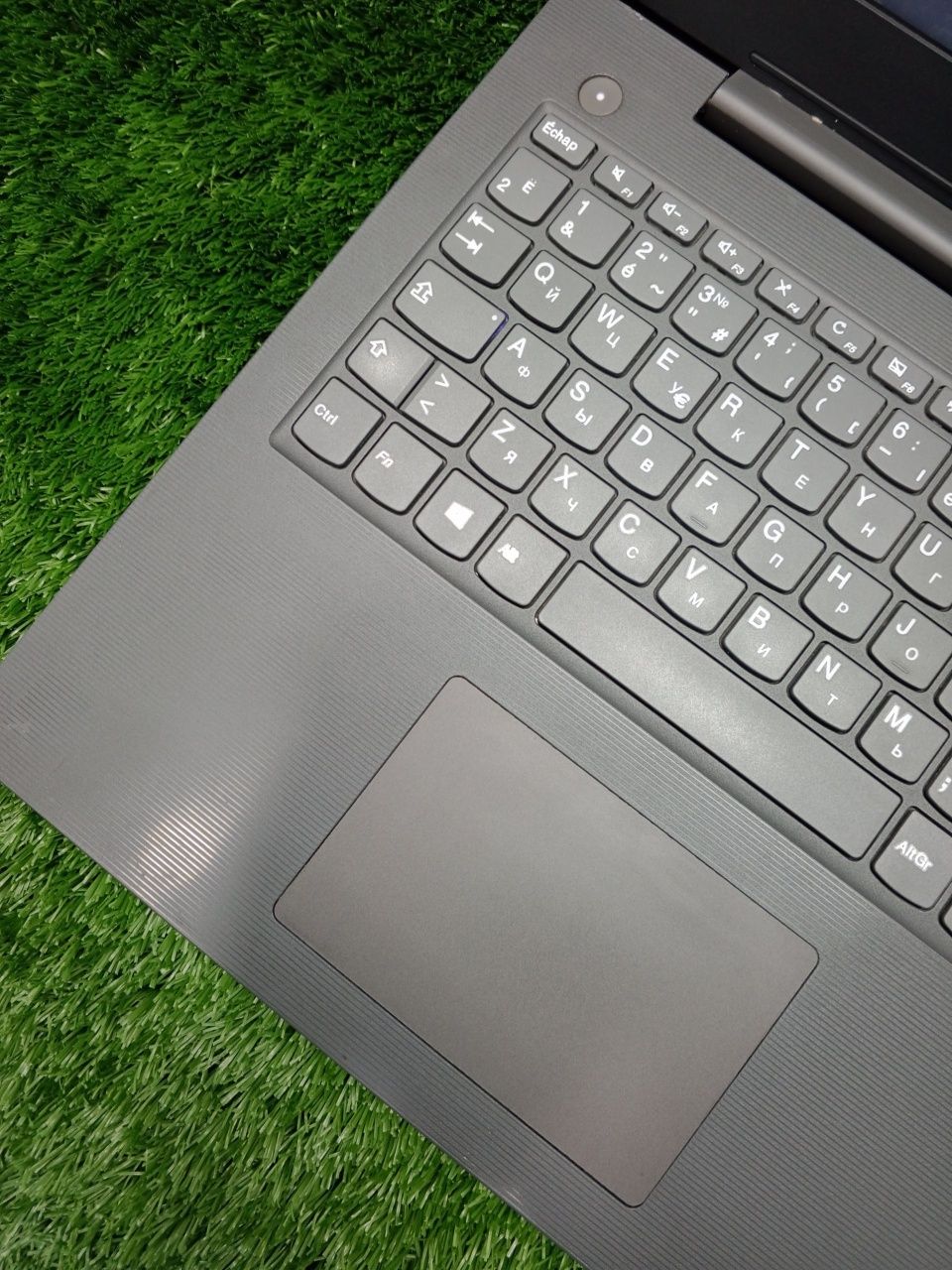 Lenovo xam arzon xamda i3 xamda bo'lib tolashgab to'lashga noutbuk
