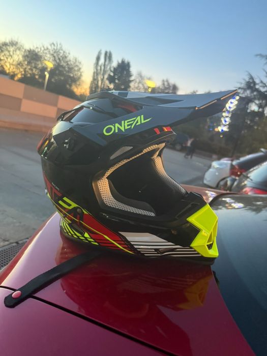 Мотокрос каска ONEAL