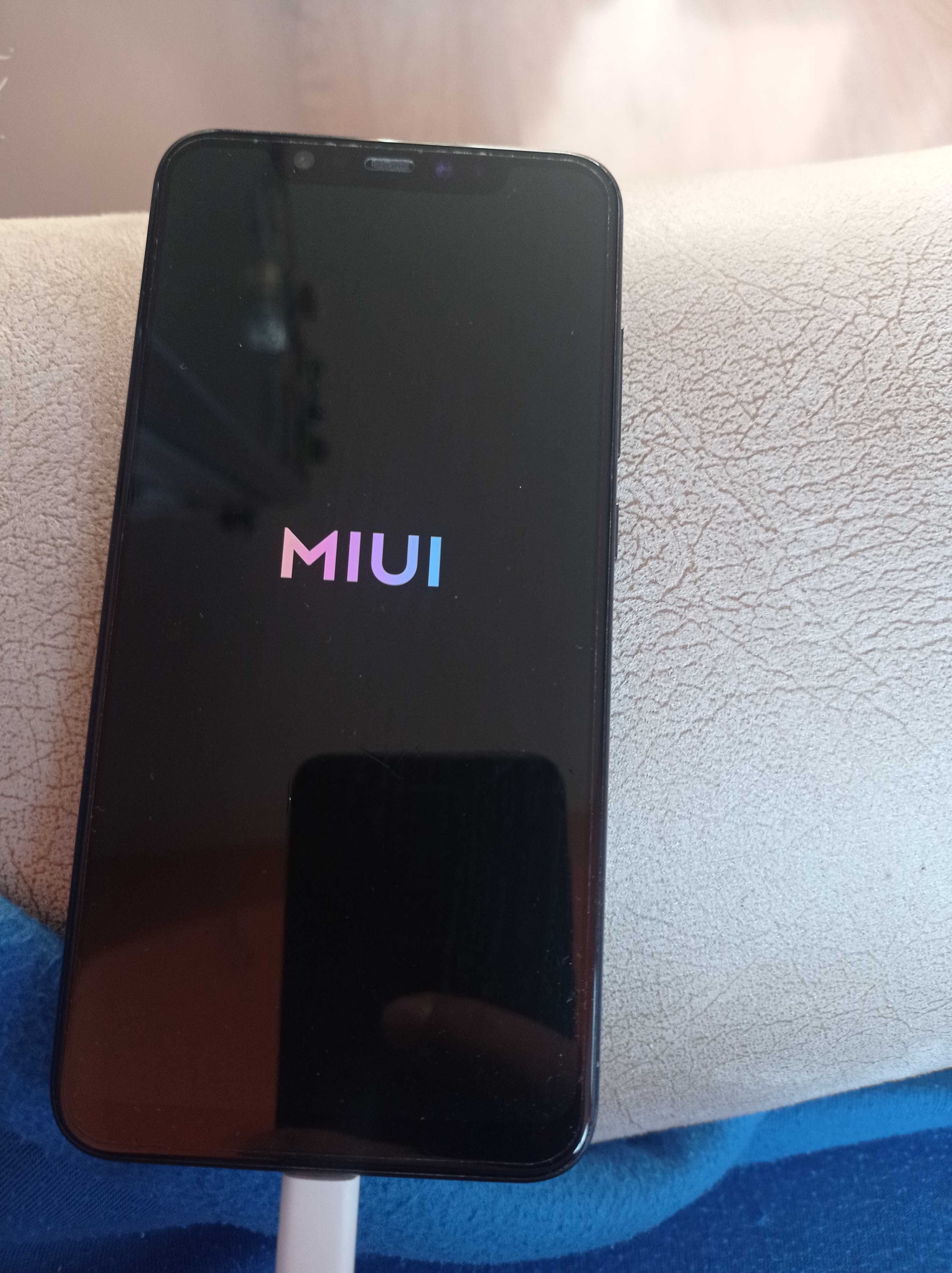 Мобилен телефон Xiaomi Mi8