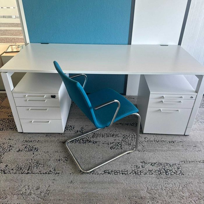Birou reglabil pe inaltime cu rollbox si scaun