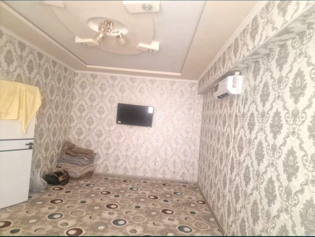 рядом с метро-1 станция 2 комнатная 2 этаж 58кв.м с мебелью и техникой