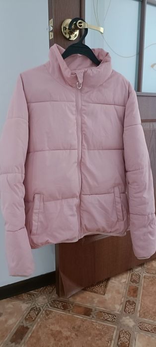 Продам женские куртки