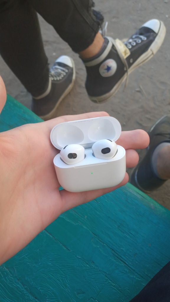 Airpods 3 без коробки и документов.