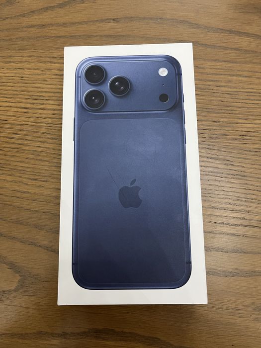 Срочно продам Айфон 17 про макс 256 гб