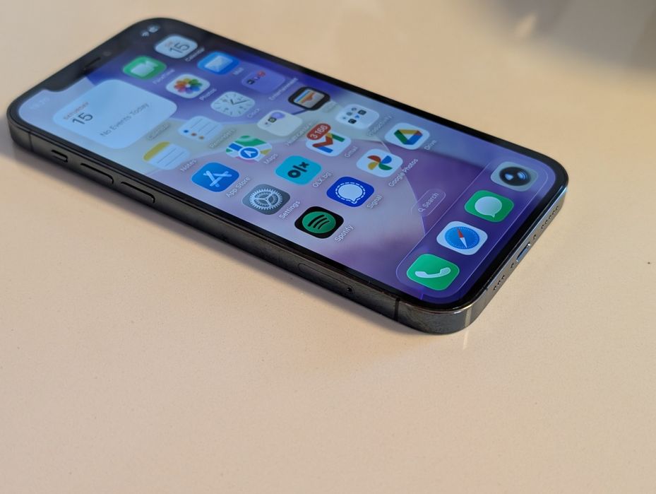 iPhone 12 Pro - iStyle 100% батерия