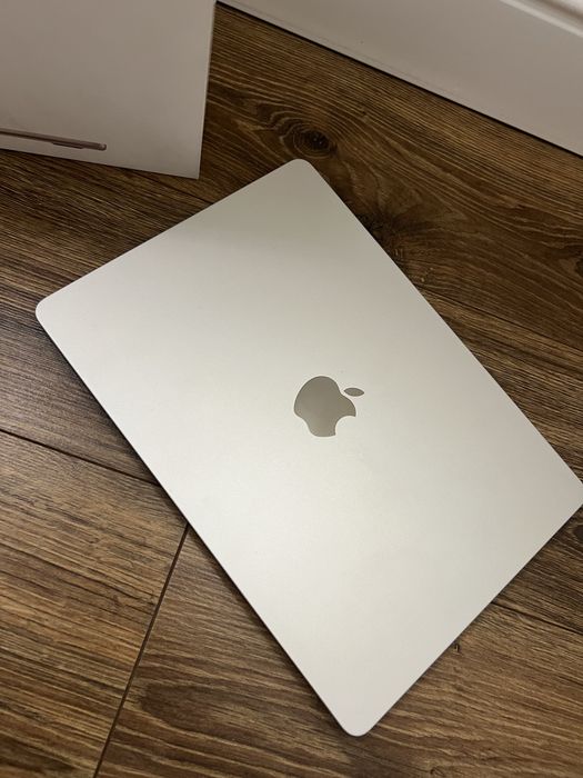 Продаю MacBook Air