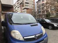 Opel Vivaro albastru