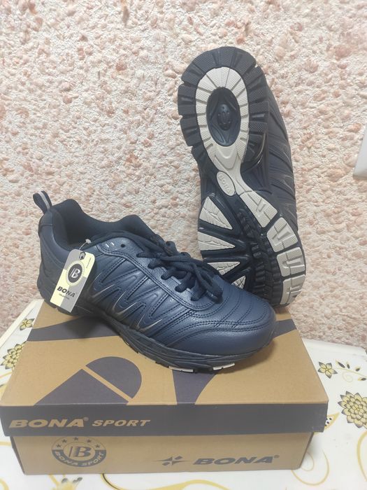 Кроссовки мужские новые 42 размер