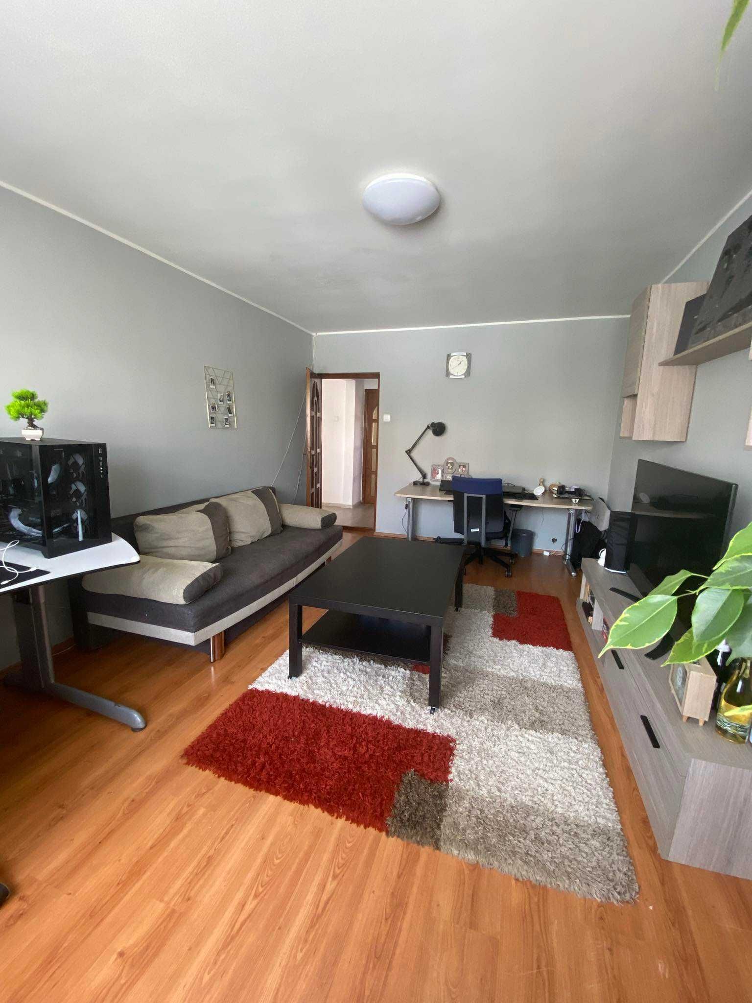 Vand apartament 2 camere+living cu bucatarie 54 mp + garaj Baciu