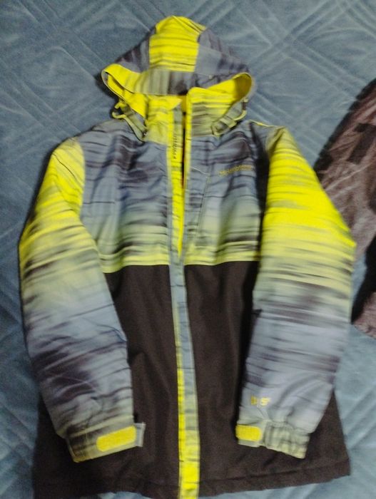 Зимно яке непромокаемо 176 см.