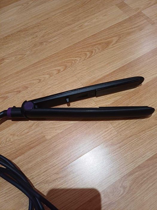 Преса за изправяне  на  коса TONI&GUY