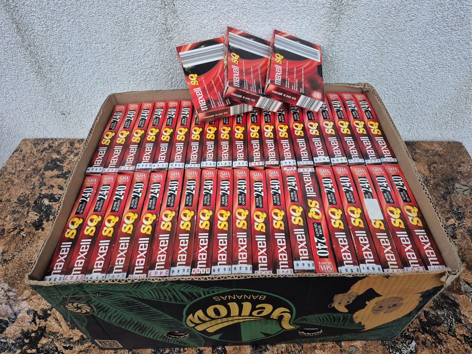 Vând lot 25 casete video VHS originale,cu filme actiune,western,război