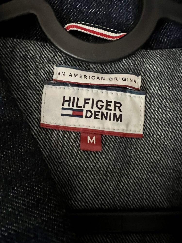 Geaca dama Tommy Hilfiger din denim si in