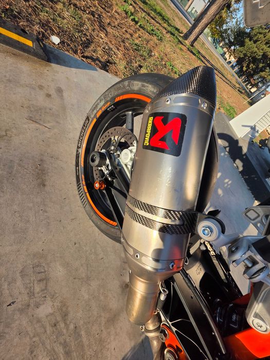 KTM  DUKE  690cc