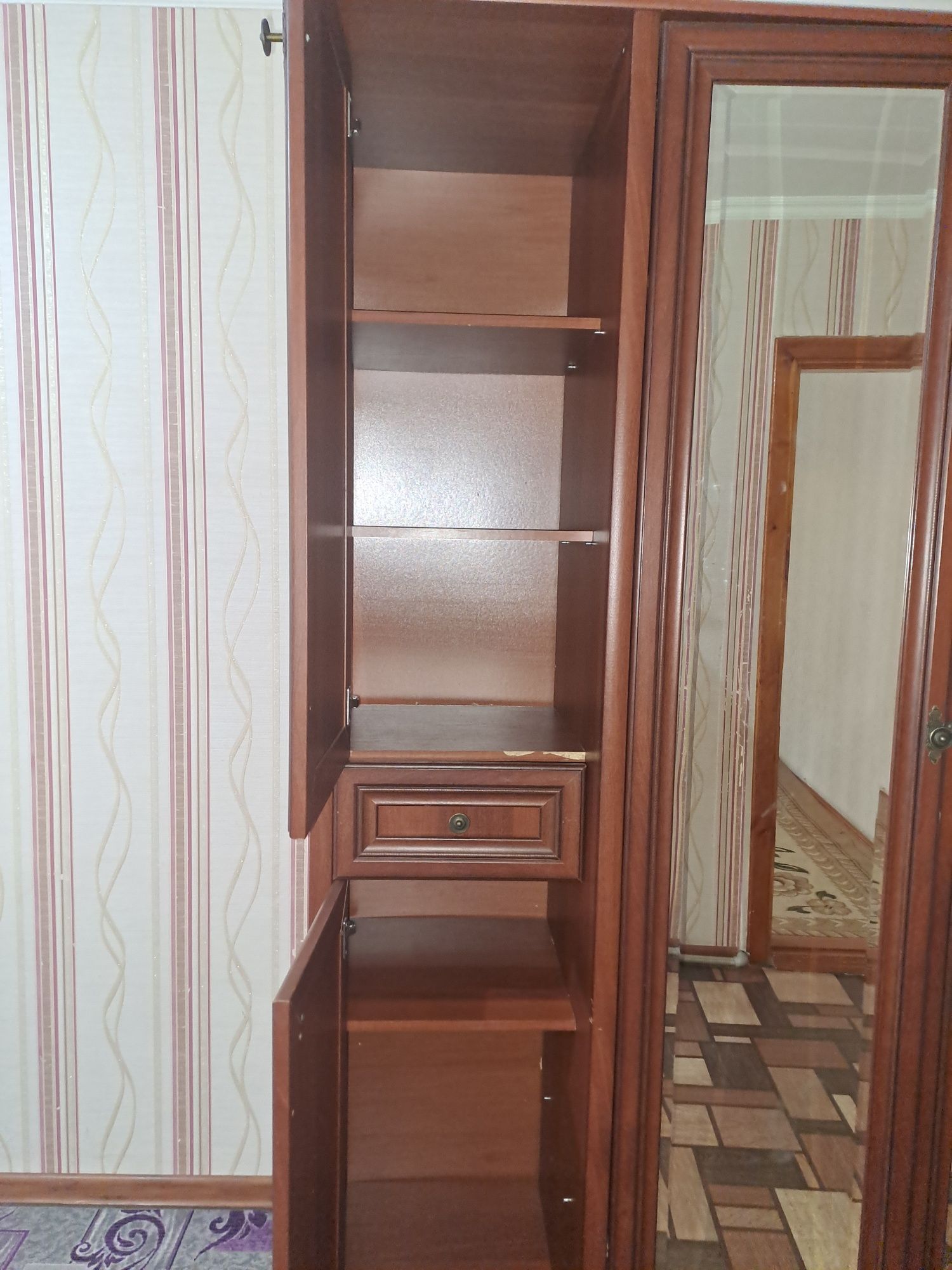 Продам шкафы разного размера 4 штука