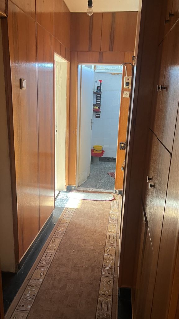 Продава се Многостаен апартамент в Шумен, Център - 96 кв.м за 1275 €/кв.м - Снимка #18