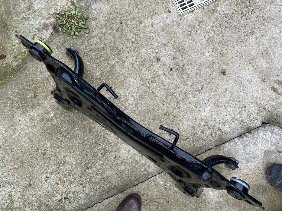 Cadru Auxiliar Față (Jug Motor) - Ford Focus 2/C-Max (Bucșe OEM Ford)