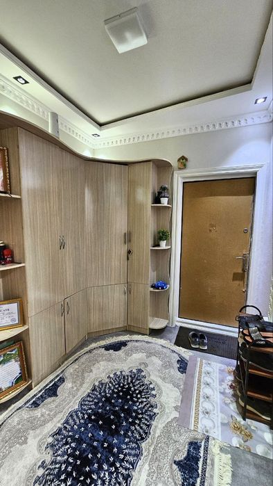 Kvartira 3 xonali Shark bozorchada joylashgan