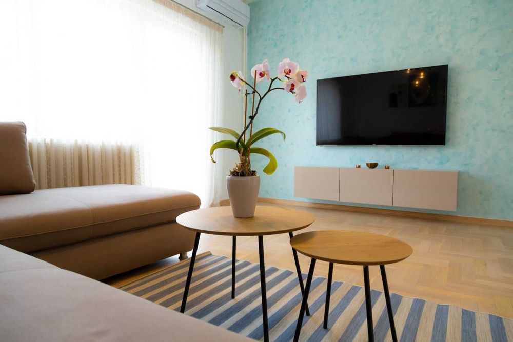 Дава се под наем Двустаен апартамент в София, Лозенец - 67 кв.м за 561 € - Снимка #1