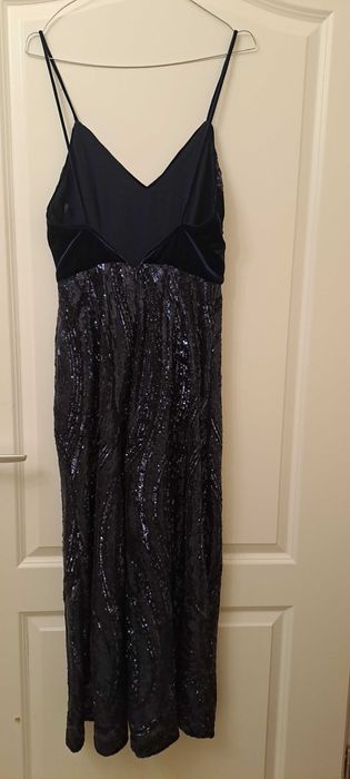 Salopeta Nissa purtata o singura data marimea 36.Pret 600 ron