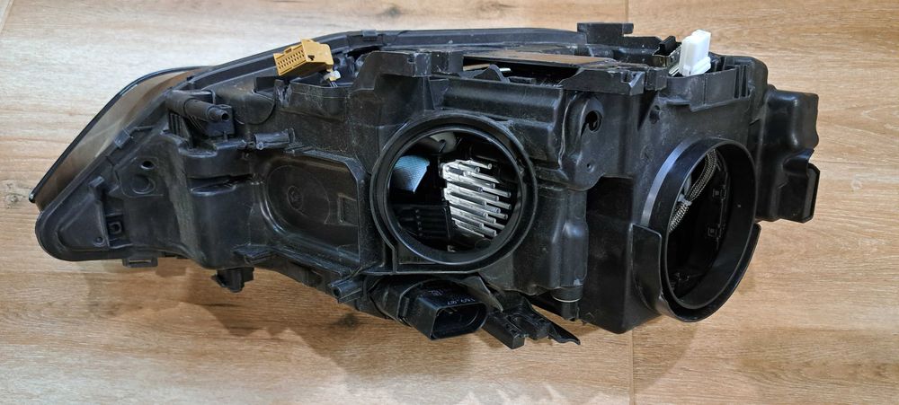 Ляв фар Audi A4 B8.5
