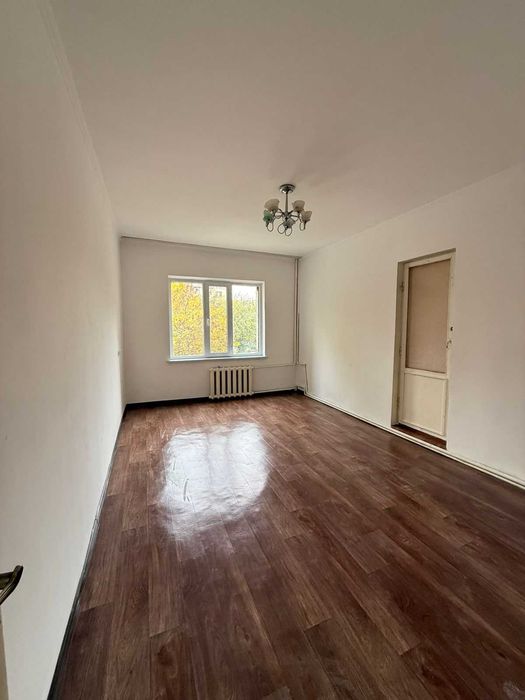 Продаётся 3-комнатная квартира мкр.САЙРАМ (рядом СЕВЕР). Этаж: 2 из 5.