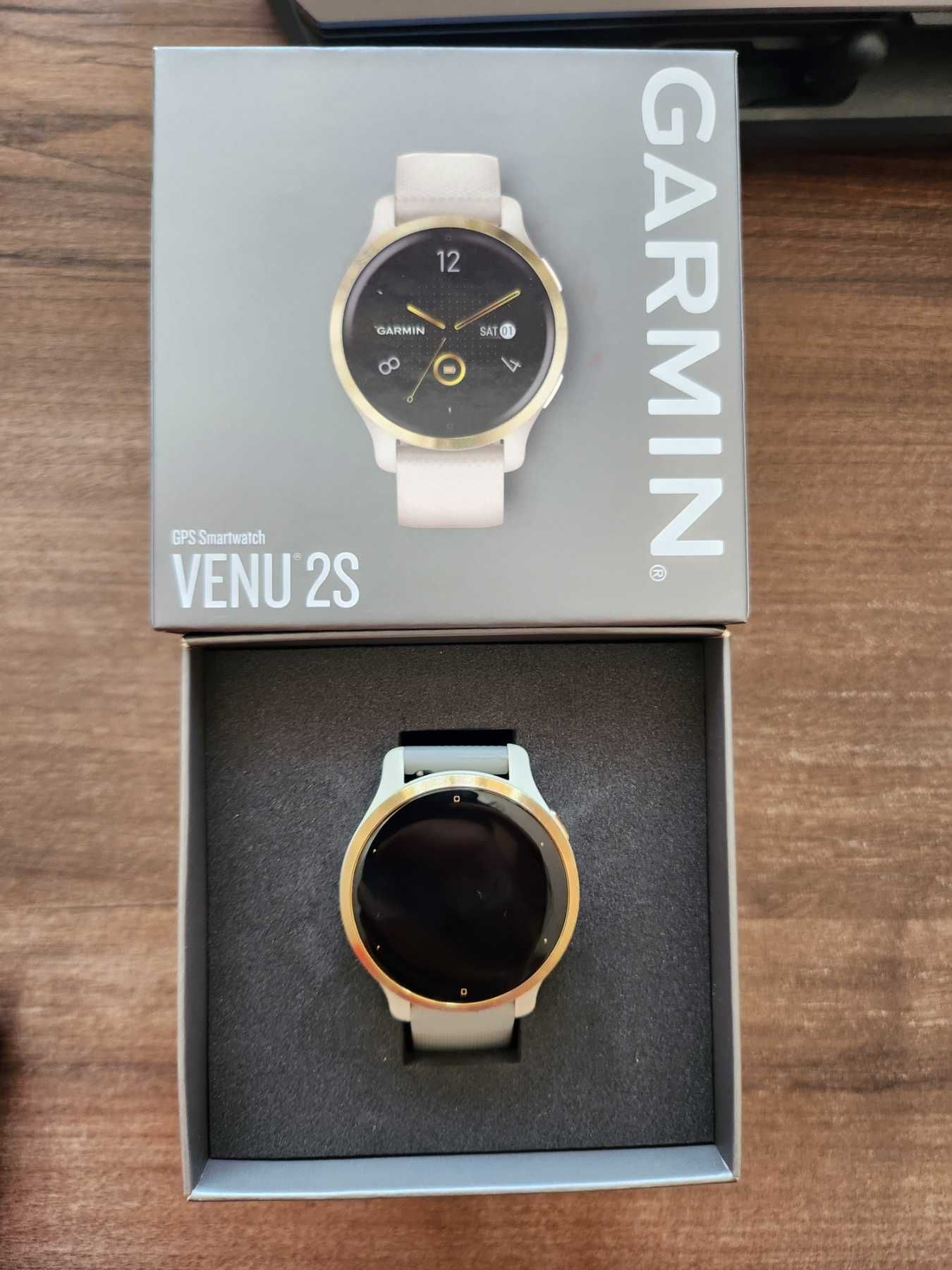 Часовник Smartwatch Garmin Venu 2S, Gold