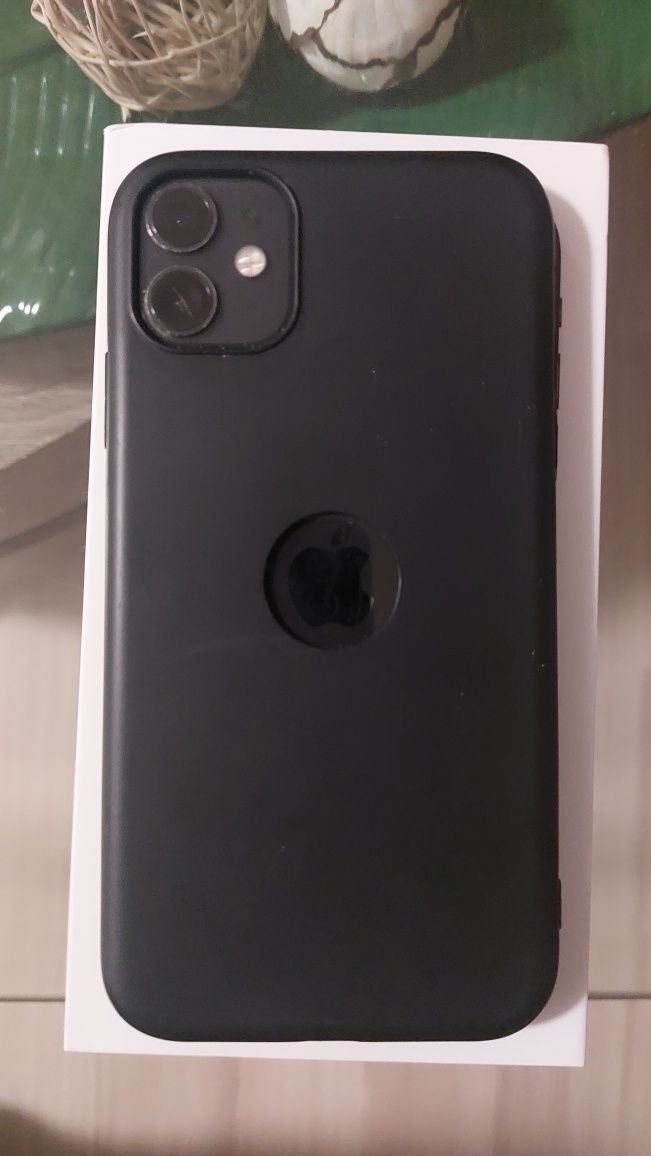 Iphone 11 128 GB , с кутия, черен