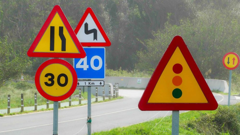 Дорожной знак Стоп Знак