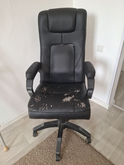 Продам кожаное кресло