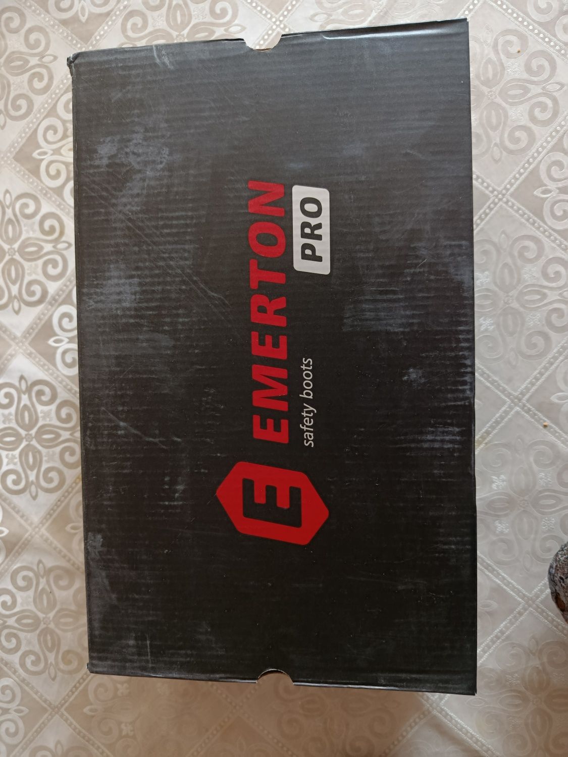Yangi Emerton PRO xavfsizlik poyabzali