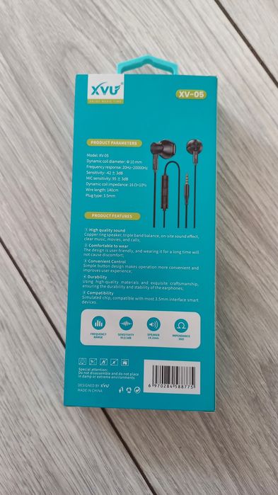 Casti XVU noi, sigilate