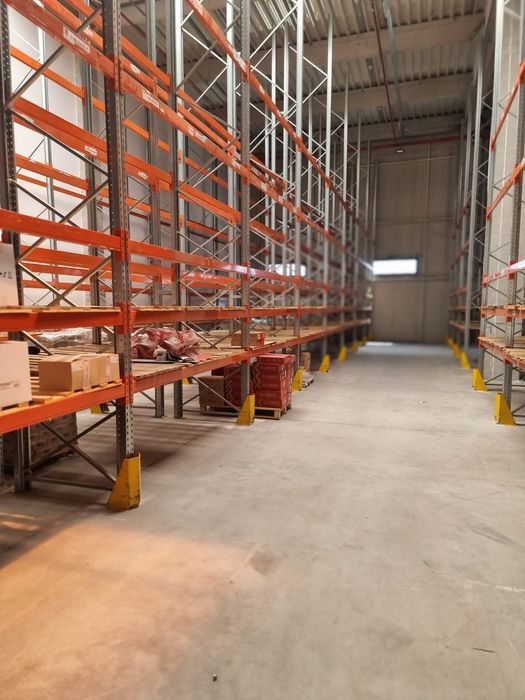 Rafturi metalice industriale reglabile 
Avem orice dimensiuni livram i