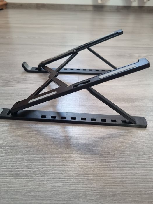 Suport/stander laptop/ tabletă, cu înălțime și lățime reglabila