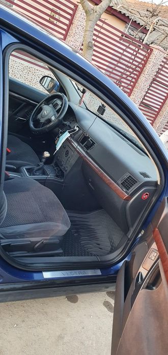 Vând Opel Vectra