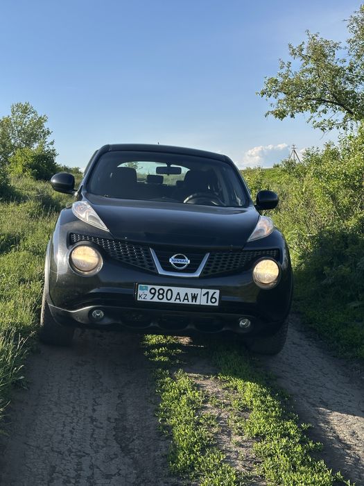 Автомобиль NISSAN JUKE 2014 года в отличном состоянии.