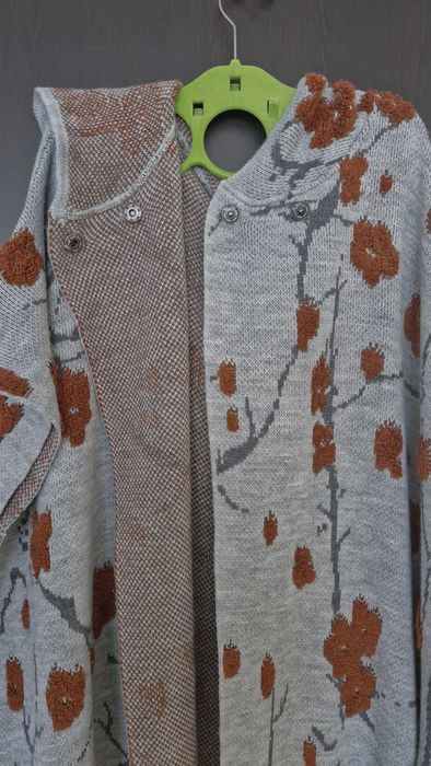 Poncho de dama tricotat