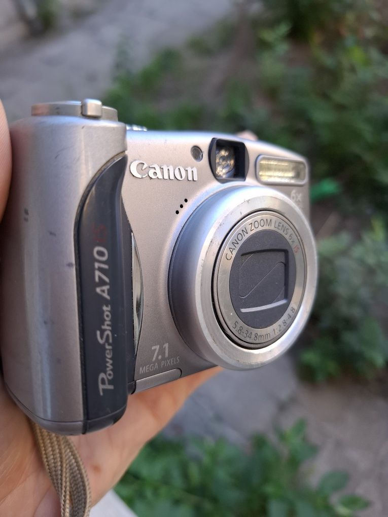 Компактен дигитален фотоапарат CANON Powershot A710