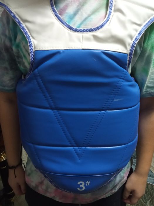 Протектор,шлем и соги 38 размер,почти новые