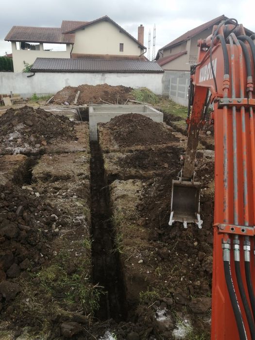 Închiriez prestez servicii miniexcavator