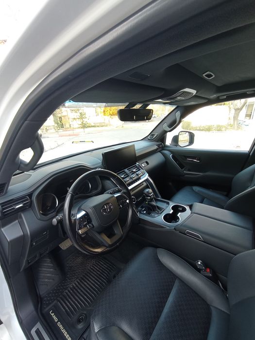 Продается Land Cruiser 300 ZFX Z1.