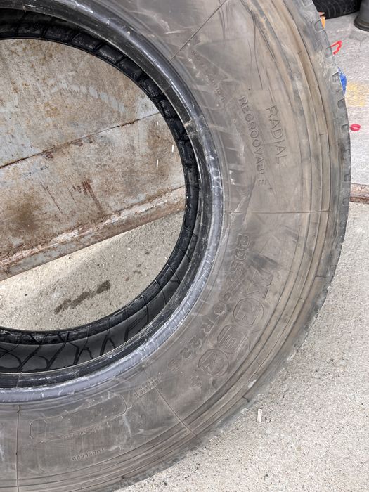 2 anvelope autocar 295/80/22.5 , Michelin , 13 mm !