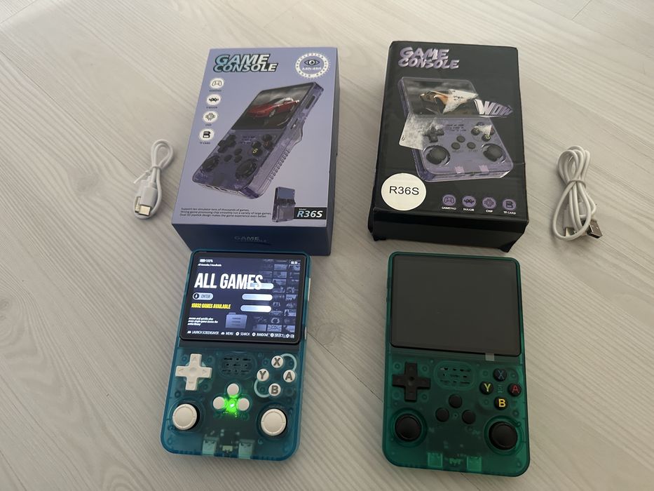 Consolă jocuri portabilă R36S 64GB Lake Blue + una verde 256GB