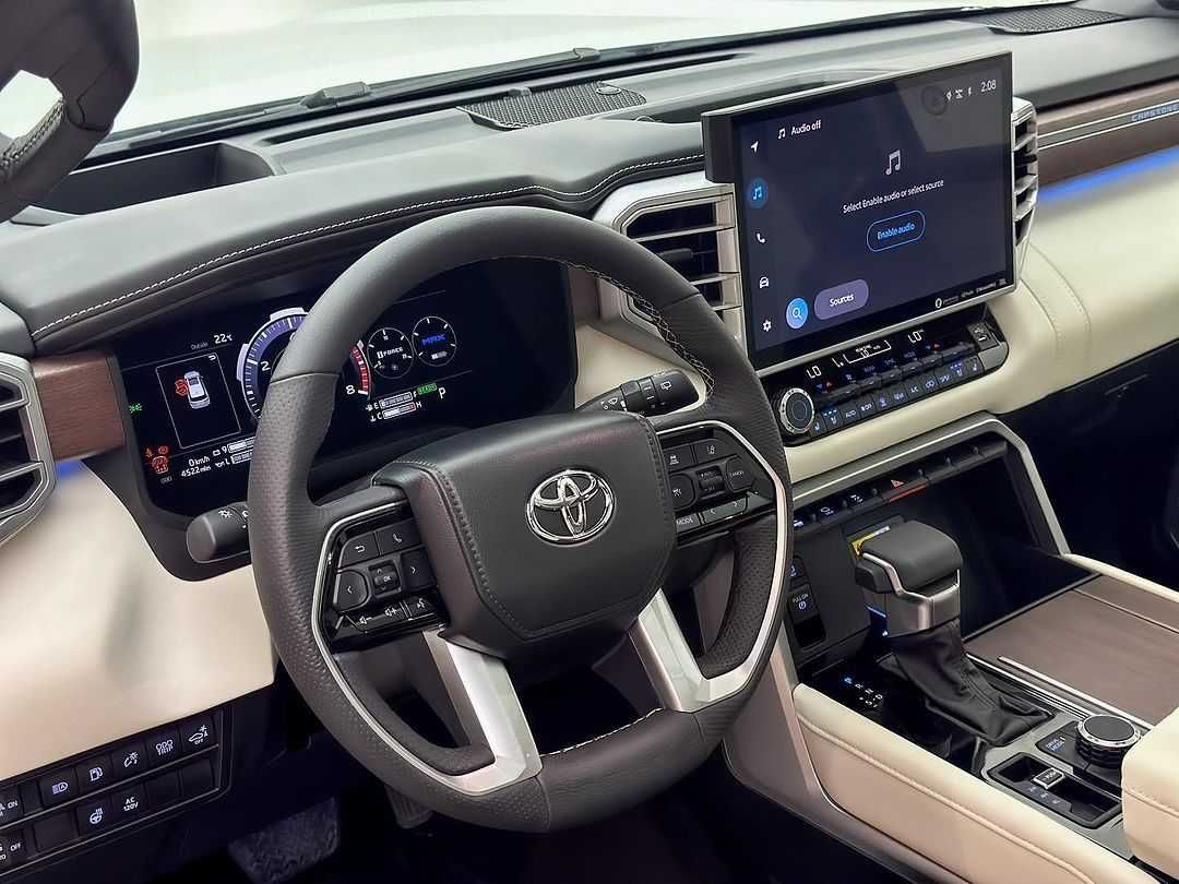 Toyota Sequoia 2024 год